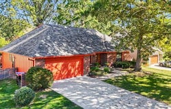 204 NW Cypress Street, Lee's Summit, MO 64064