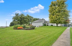 4165 Deer Valley Dr, Marion, IA 52302