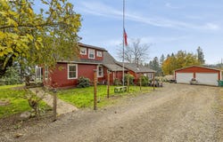 1824 NE WATERFRONT St, Newberg, OR 97132