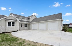122 BECKERAE Court, WRIGHTSTOWN, WI 54180