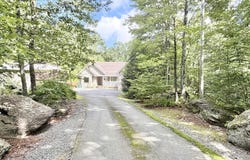 809 Maple Leaf Court, Lords Valley, PA 18428