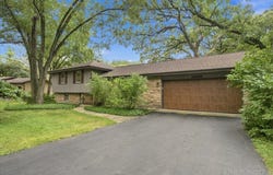 28W041 Elm Drive, West Chicago, IL 60185