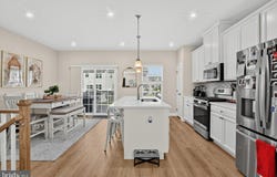 32 CONTINENTAL Boulevard, SICKLERVILLE, NJ 08081