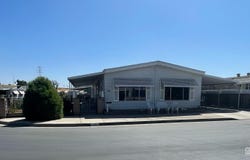 400 E Roberts Lane, Bakersfield, CA 93308
