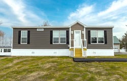 30 Main Road, Holden, ME 04429