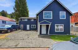 100 COMMERCIAL Ave, Gardiner, OR 97441
