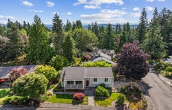 2498 SADDLE Ct, WestLinn, OR 97068