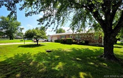 103 Williams Dr, Versailles, MO 65084