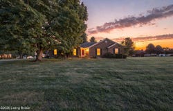 1318 Worth Ave, Shepherdsville, KY 40165