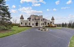 4220 Northgate Drive, Spring Grove, IL 60081