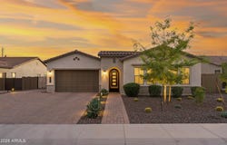 2015 E VILLA LINDA Drive, Phoenix, AZ 85024
