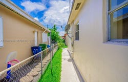805 NW 3rd Ter, Hallandale Beach, FL 33009