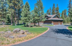 56770 NEST PINE Dr, Bend, OR 97707