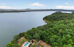 Alyeska Point Road, Lampe, MO 65681
