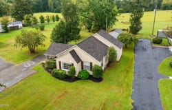 551 Pikeview St., Dresden, TN 38225