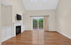 4 Hastings Rd, Hudson, MA 01749