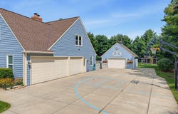 149 Hickory Dr, Delafield, WI 53018