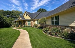 10812 Commonwealth Drive, Iola, TX 77861