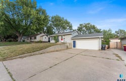 908 S Conklin Ave, Sioux Falls, SD 57103