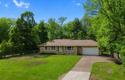 1985 Prosperity Road, Maplewood, MN 55109