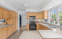 45 Donna's Way, Colchester, VT 05446