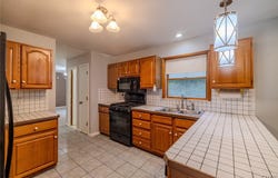 7679 Glenview Drive, Syracuse, NY 13212