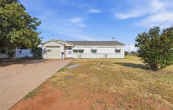 1072 Elk Street, Altus, OK 73521