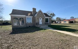 1406 E Main St., Atlanta, TX 75551