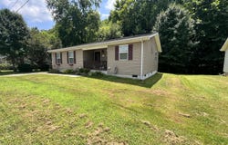 660 Glenn Avenue, West Liberty, KY 41472