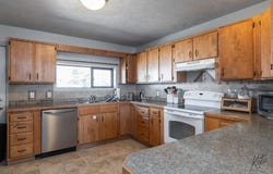 1510 FARMERS LOOP ROAD, Fairbanks, AK 99709