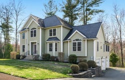 10 Rolling Meadows, Haverhill, MA 01832