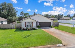9447 Parker Pl Dr, Navarre, FL 32566