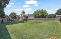 913 Long Branch Road, Troy, IL 62294