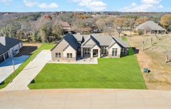 2416 Candlestick Drive, Granbury, TX 76049