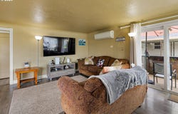 220 21ST St, Springfield, OR 97477