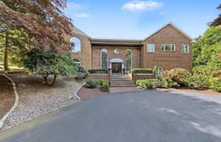 65 Viva Way, Woonsocket, RI 02895