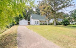 805 S MAIN St, Covington, TN 38019