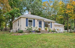 1544 Bauer Road, Jenison, MI 49428
