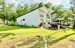 6033 Gowan Dr, Malakoff, TX 75148