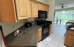 1015 Pipers Cay Dr, West Palm Beach, FL 33415