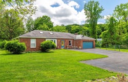 21 E Mountain Road S, Cold Spring, NY 10516