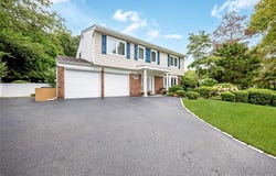 15 Melrose Lane, Commack, NY 11725