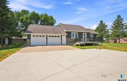 703 W 3rd St, Dell Rapids, SD 57022