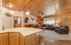 1411 Great River Road, Lansing, IA 52151
