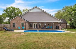 107 Countri Ln, Cantonment, FL 32533
