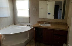 754 Kayroe Rd, Adkins, TX 78101