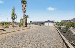 2330 E BROADWAY Avenue, Apache Junction, AZ 85119