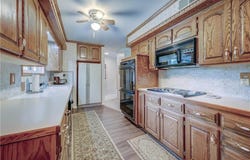 5916 W 78TH Street, Prairie Village, KS 66208