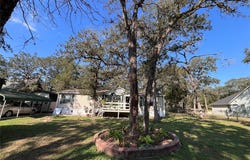 242 Shadow Oak Dr, Bastrop, TX 78602
