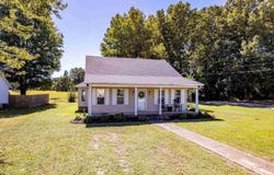 4113 KING Dr, Milan, TN 38358